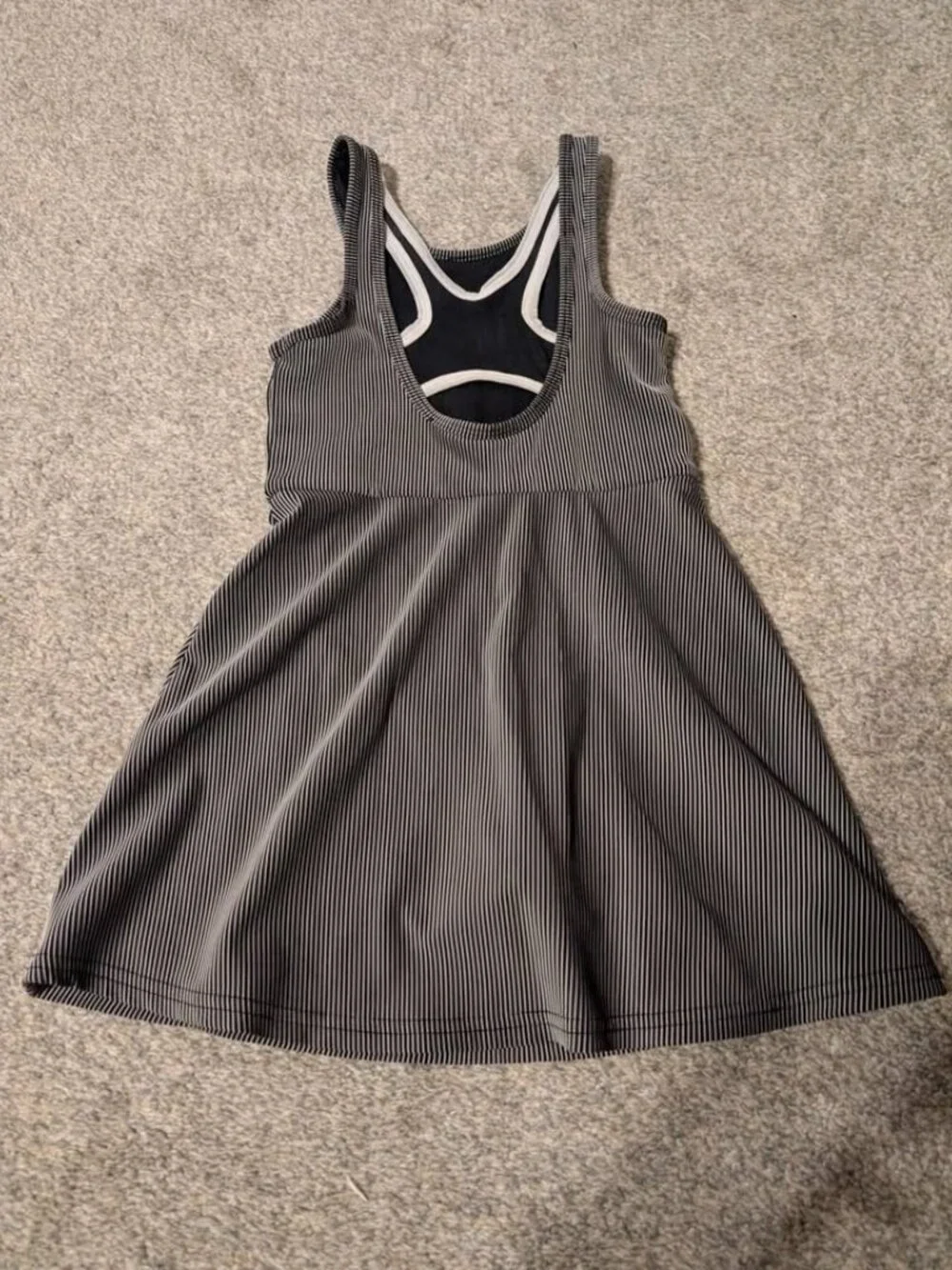 Old navy girls dress with shorts size XS 5